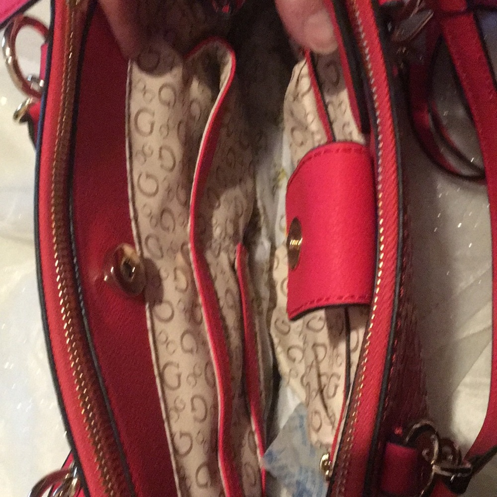 Guess Handbag - Picture 2 of 4